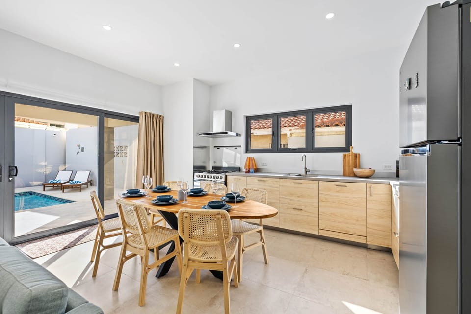 Spacious Living & Kitchen Area