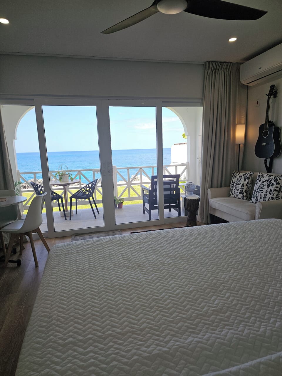 amazing ocean view while relaxing in bed