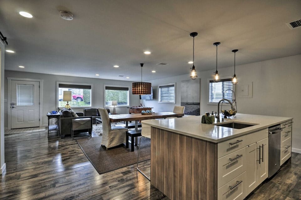 Dining Area | Rectangular Table | Open Layout & Living Room Access