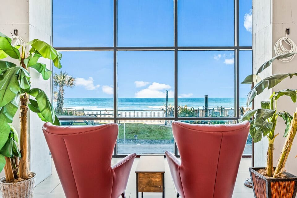Viewing area from lobby