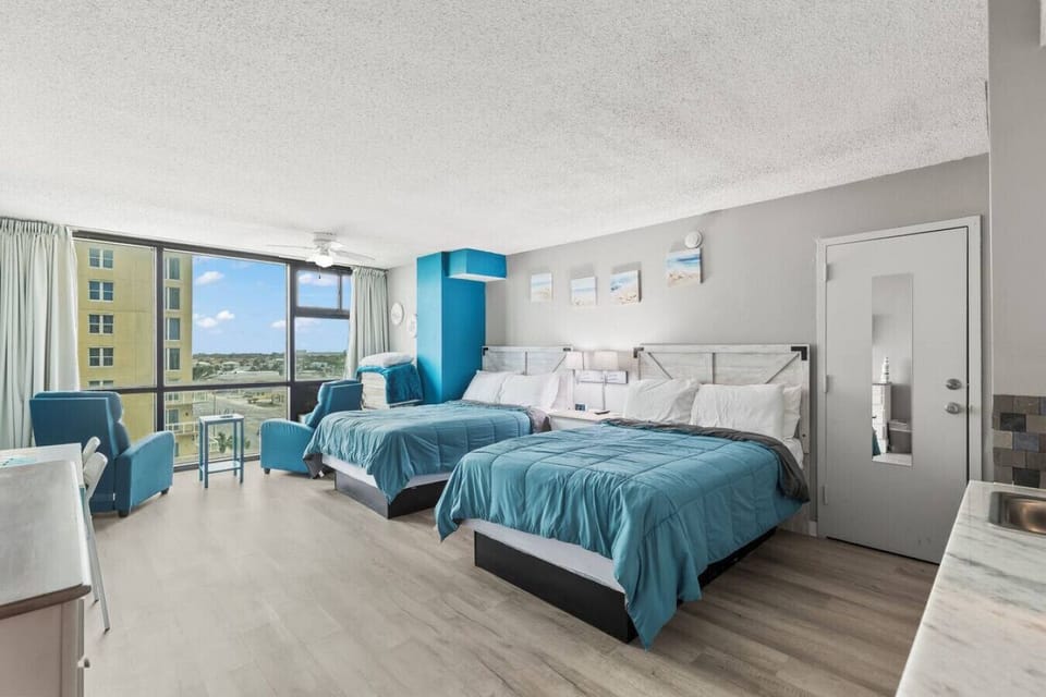 Two comfy queen sized beds