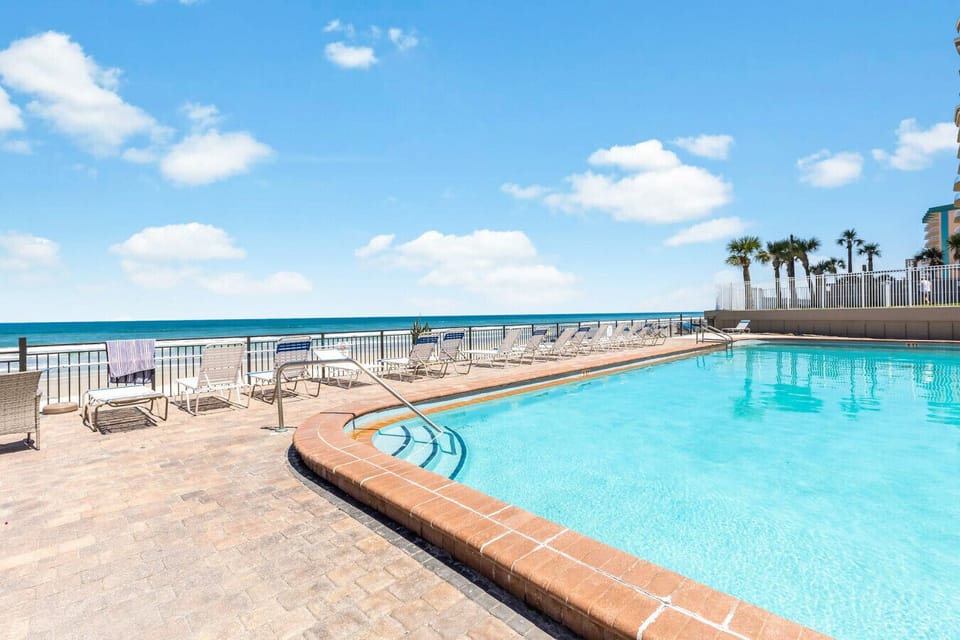 Incredible beach front pool with plenty of loungers