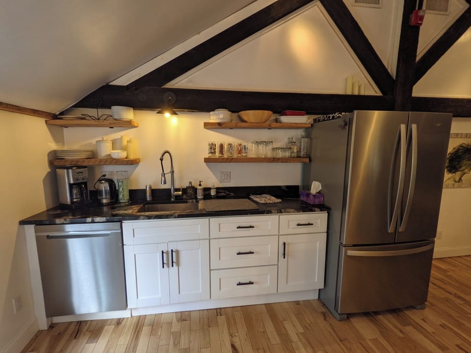 Apartment, 3 Bedrooms, Kitchen | Private kitchen | Coffee/tea maker