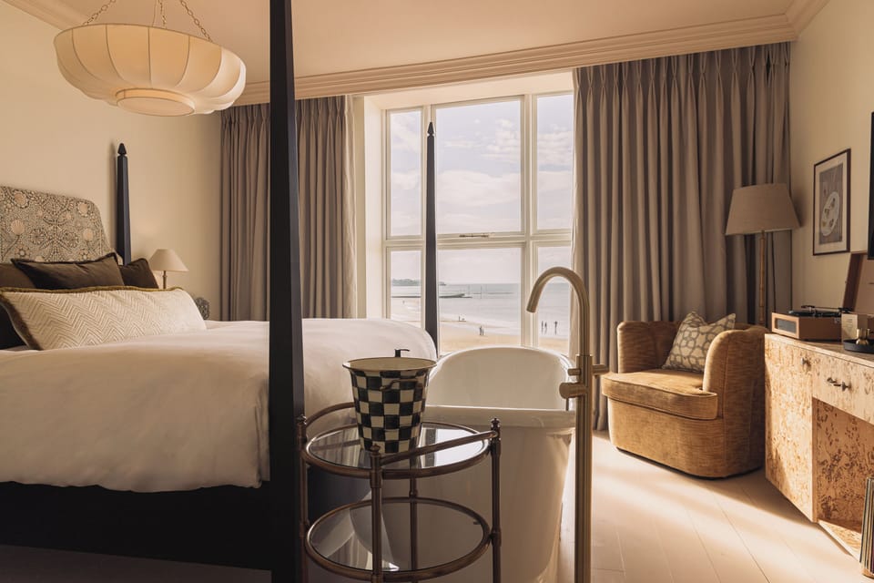 Suite (Lookout) | Egyptian cotton sheets, premium bedding, pillowtop beds, in-room safe