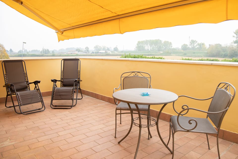 Junior Suite con terrazzo privato | Terrace/patio