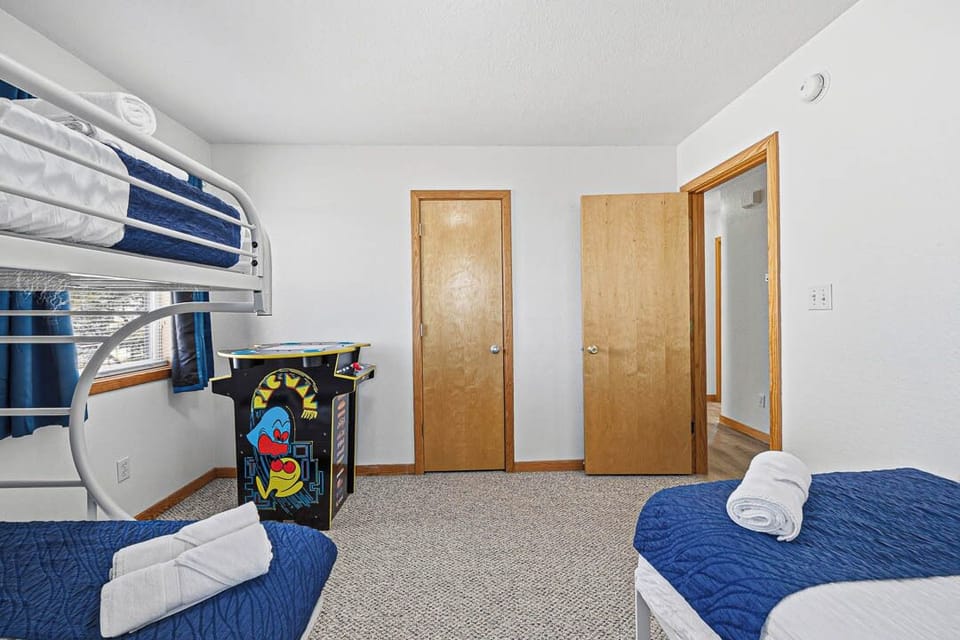 Mid-Level Bedroom with Pyramid Bunk and Double Bed