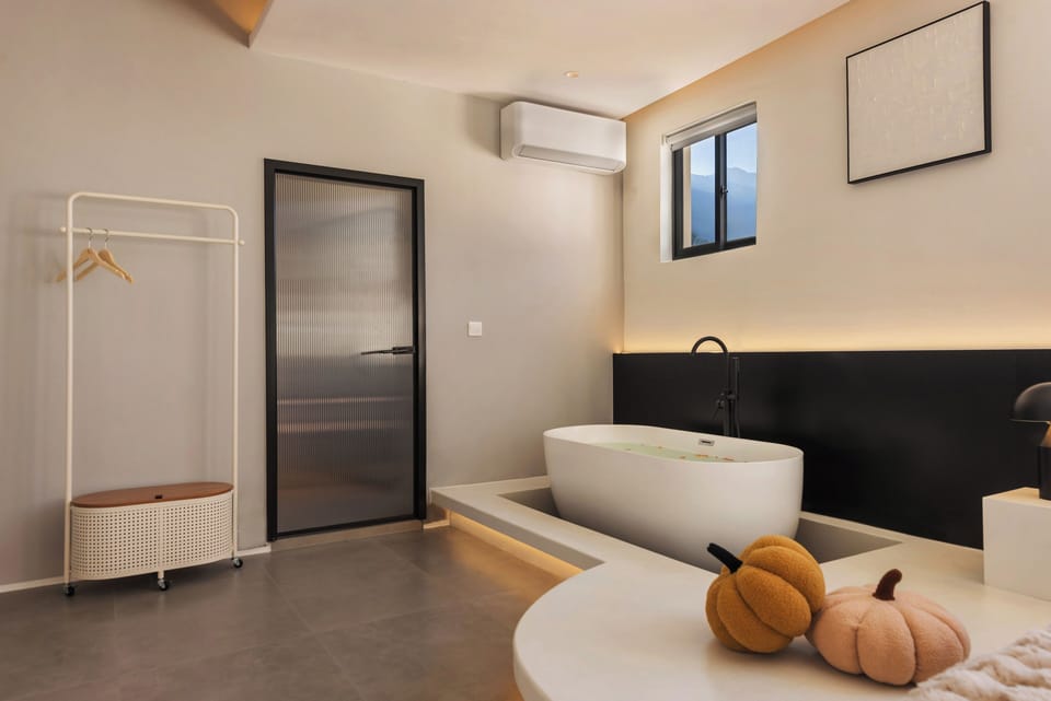 Senior Double Room, Hill View | Bathroom | Free toiletries, hair dryer, slippers, towels