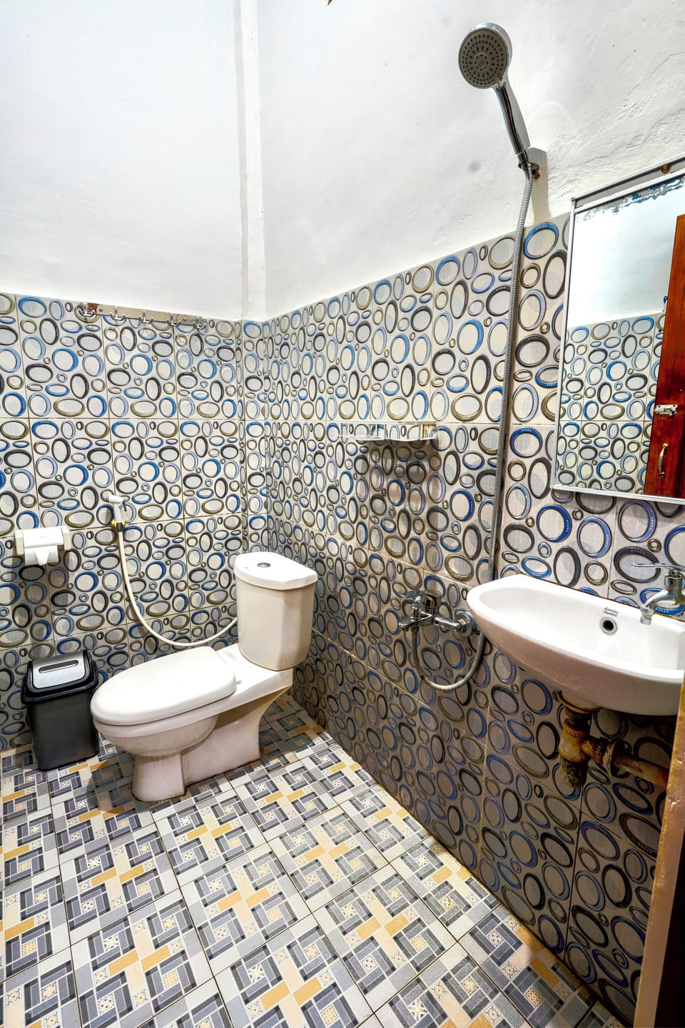 Towels, toilet paper
