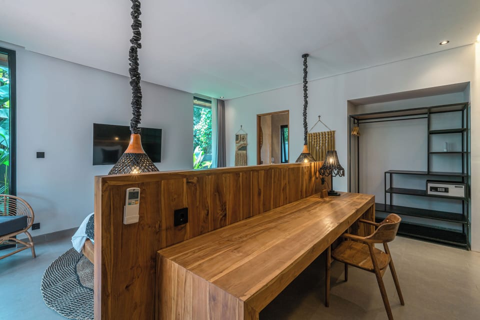 Deluxe Villa, Non Smoking | In-room safe, laptop workspace, free WiFi, bed sheets
