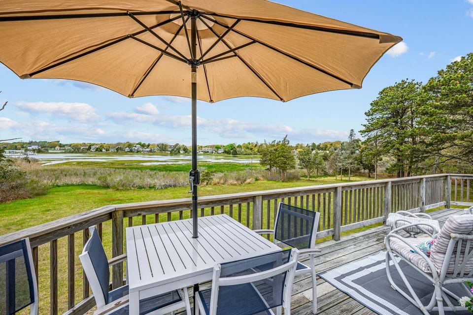 Outdoor deck