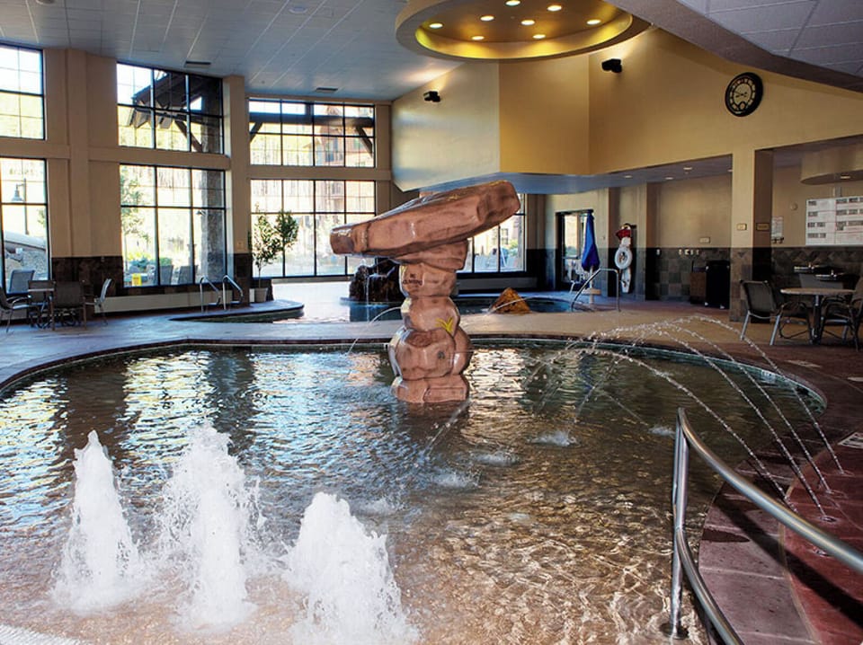 Indoor/outdoor pool