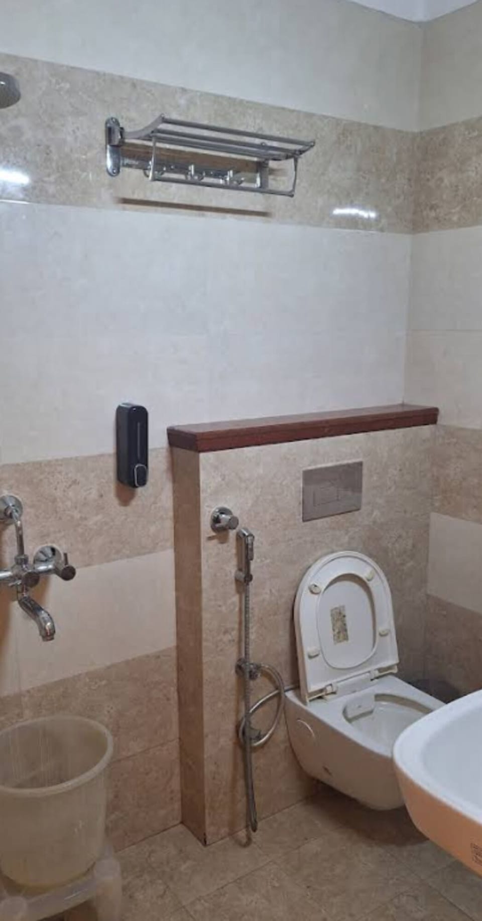 Shower, towels
