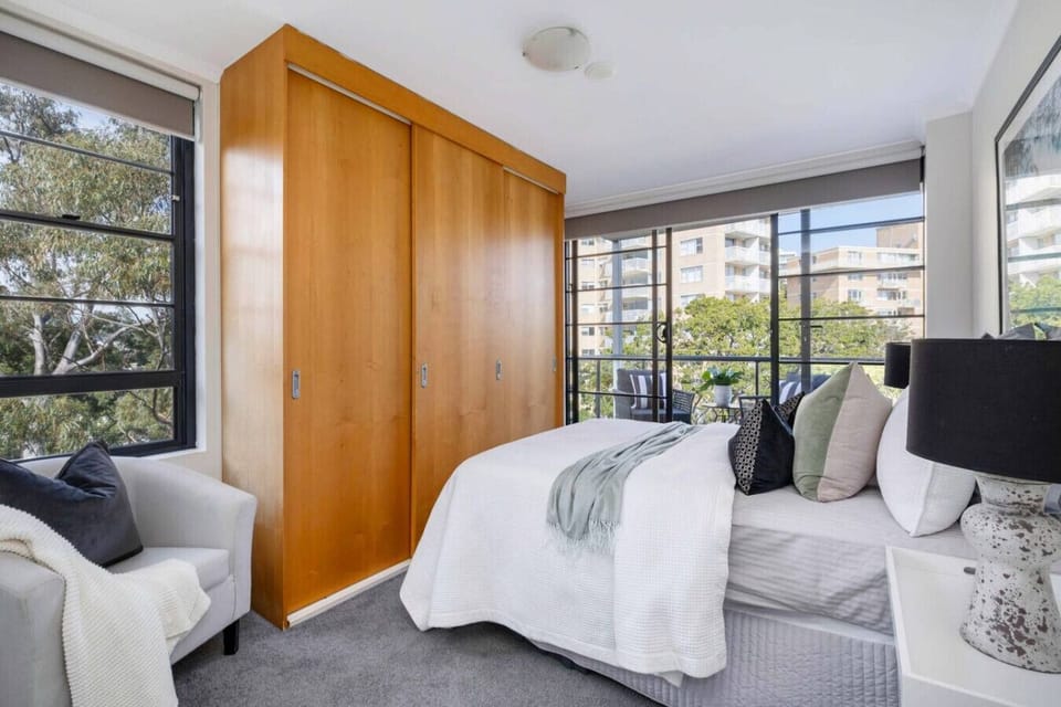 Second oversized bedroom with queen bed