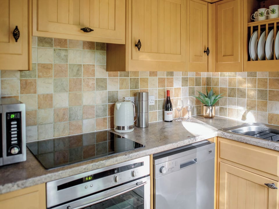 Kitchen | Stearn Cottage - Stowlangtoft Estate, Bury St. Edmunds