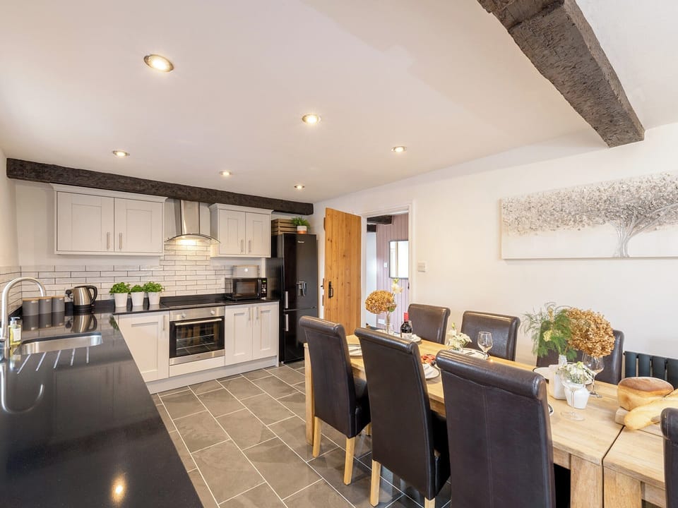 Well equipped kitchen/ dining room | The Old Mill - Somerset Country Escape, Wrantage, near Taunton