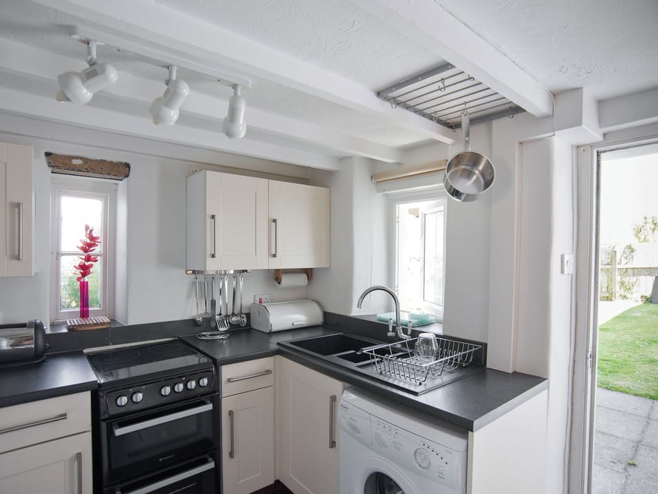 Kitchen | Court Farm Holidays - Wheelwright, Marhamchurch, nr. Bude