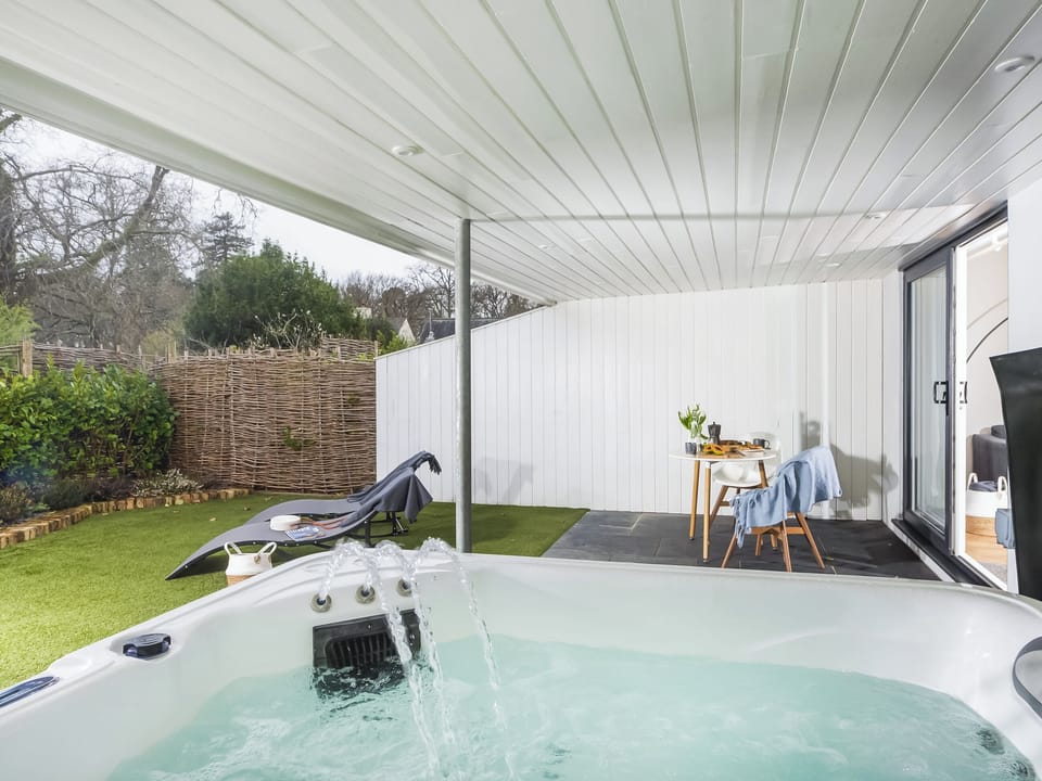 Hot tub | Holly - Little Dunley Cottages, Bovey Tracey