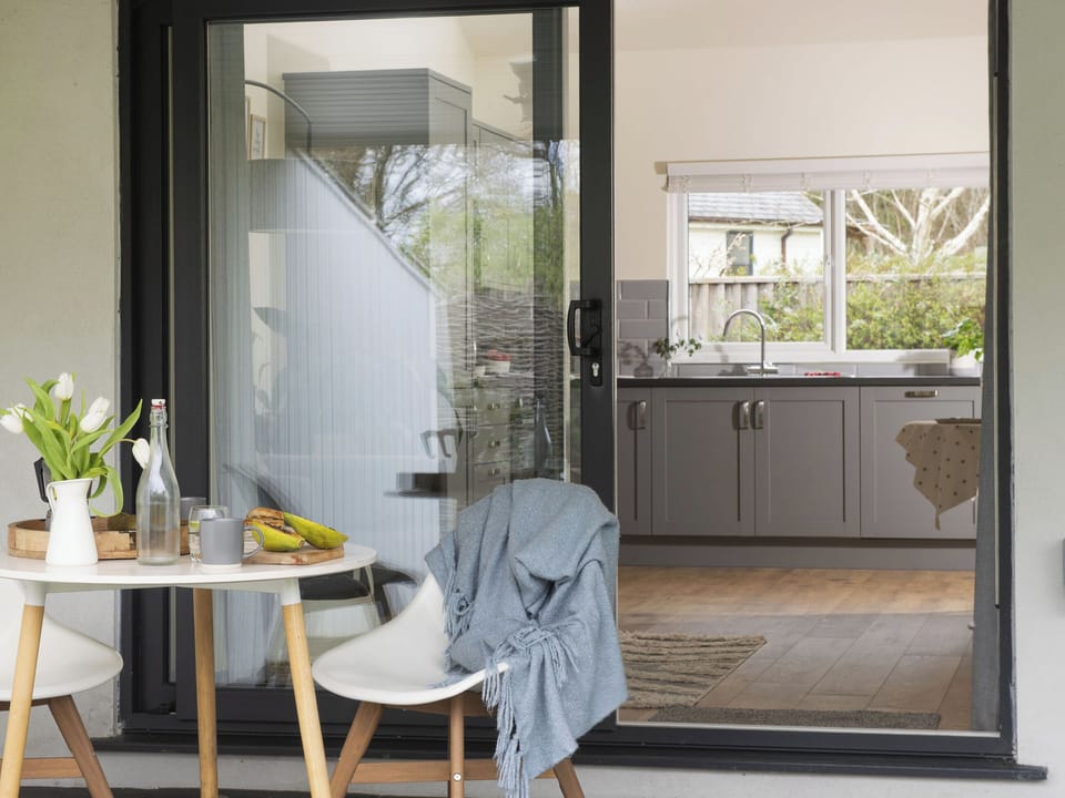 Sitting-out-area | Holly - Little Dunley Cottages, Bovey Tracey