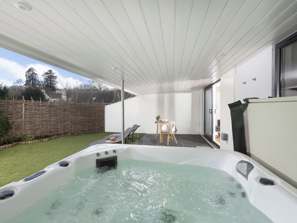 Hot tub | Hazel - Little Dunley Cottages, Bovey Tracey