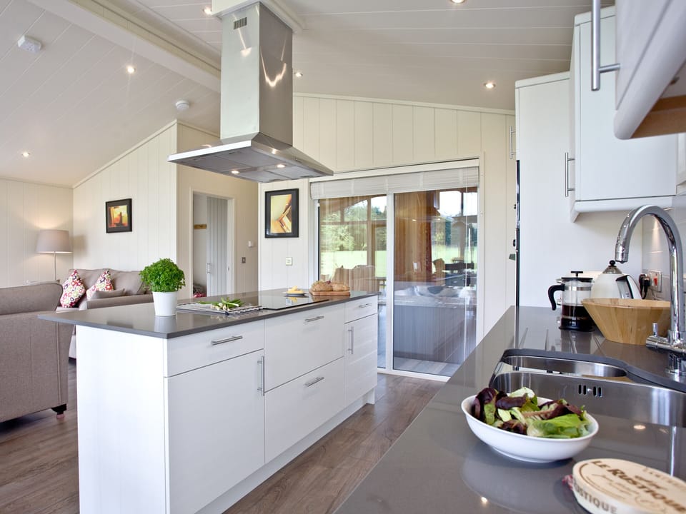 Lovely kitchen with island | Willow Lodge - South Downs Lodges, Hassocks