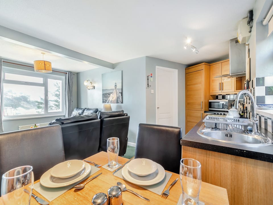 Dining Area | 6 Mount Brioni - Mount Brioni, Seaton