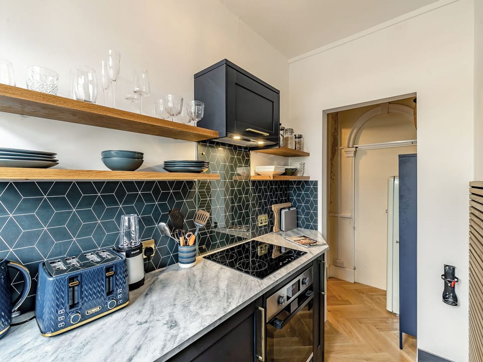 Kitchen | 17 Mount Brioni - Mount Brioni, Seaton