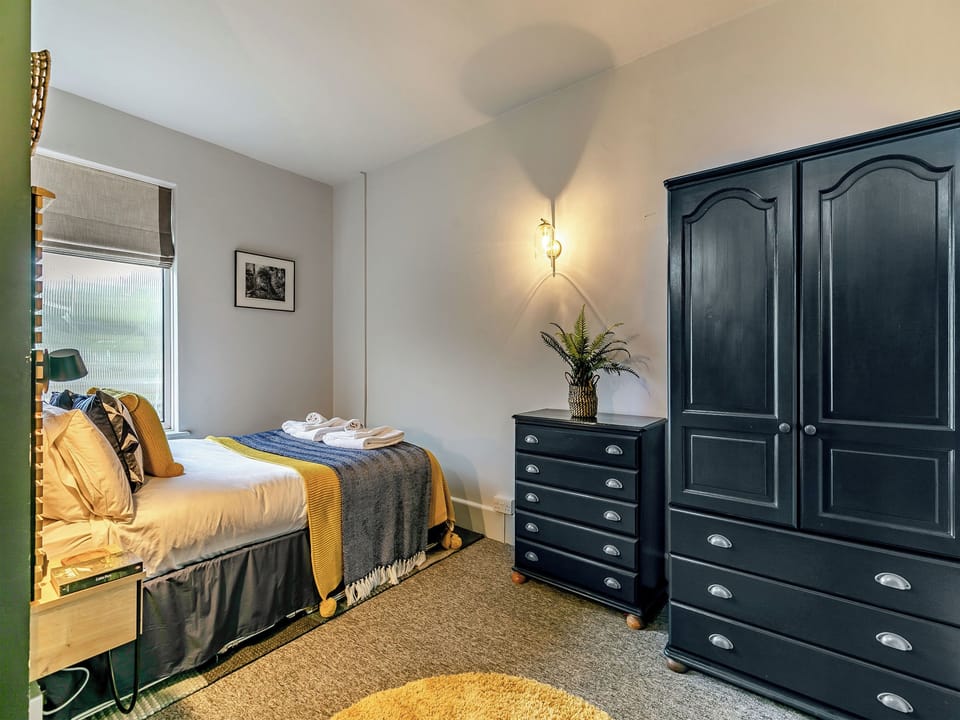 Double bedroom | 17 Mount Brioni - Mount Brioni, Seaton