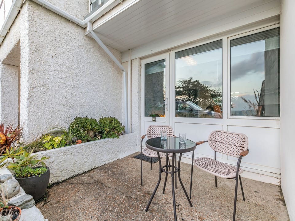 Sitting-out-area | 17 Mount Brioni - Mount Brioni, Seaton
