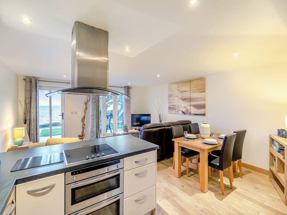 Kitchen area | 20 Mount Brioni - Mount Brioni, Seaton