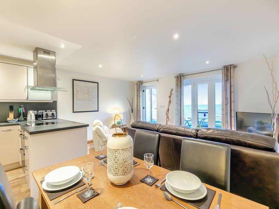 Dining Area | 20 Mount Brioni - Mount Brioni, Seaton