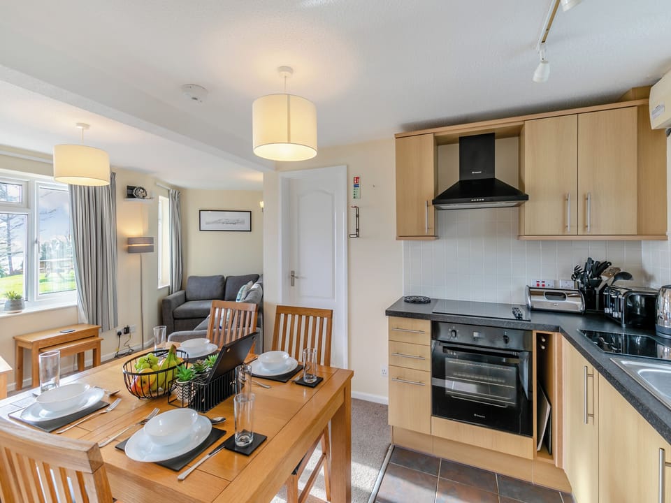 Open plan living space | 2 Mount Brioni - Mount Brioni, Seaton