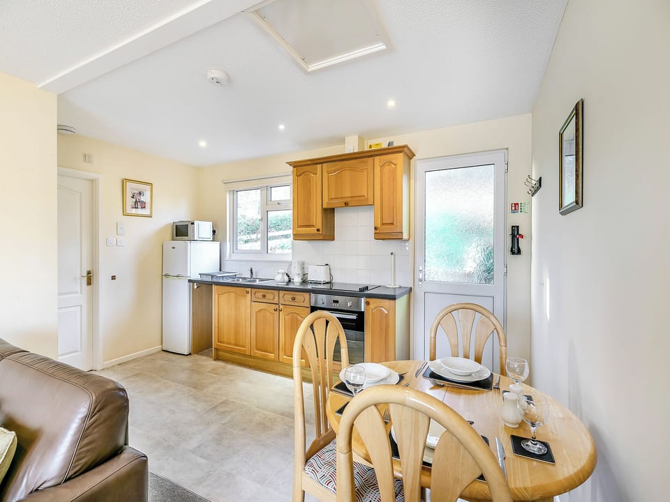 Kitchen/diner | 14 Mount Brioni - Mount Brioni, Seaton