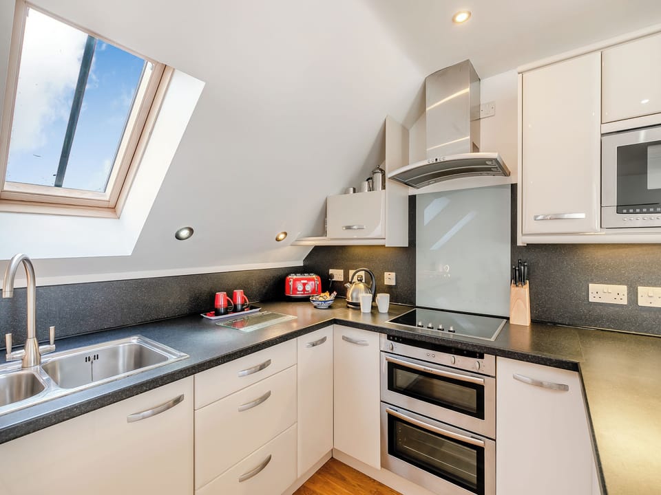 Kitchen/diner | 18 Mount Brioni - Mount Brioni, Seaton