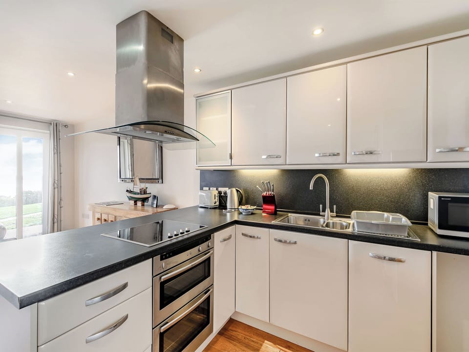 Kitchen area | 25 Mount Brioni - Mount Brioni, Seaton