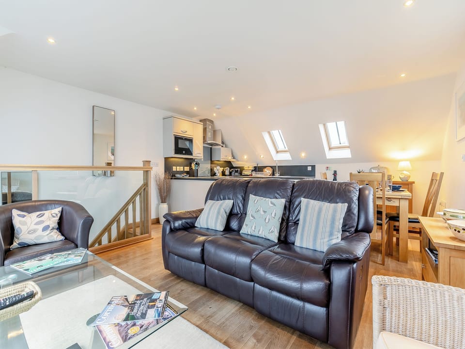 Open plan living space | 28 Mount Brioni - Mount Brioni, Seaton