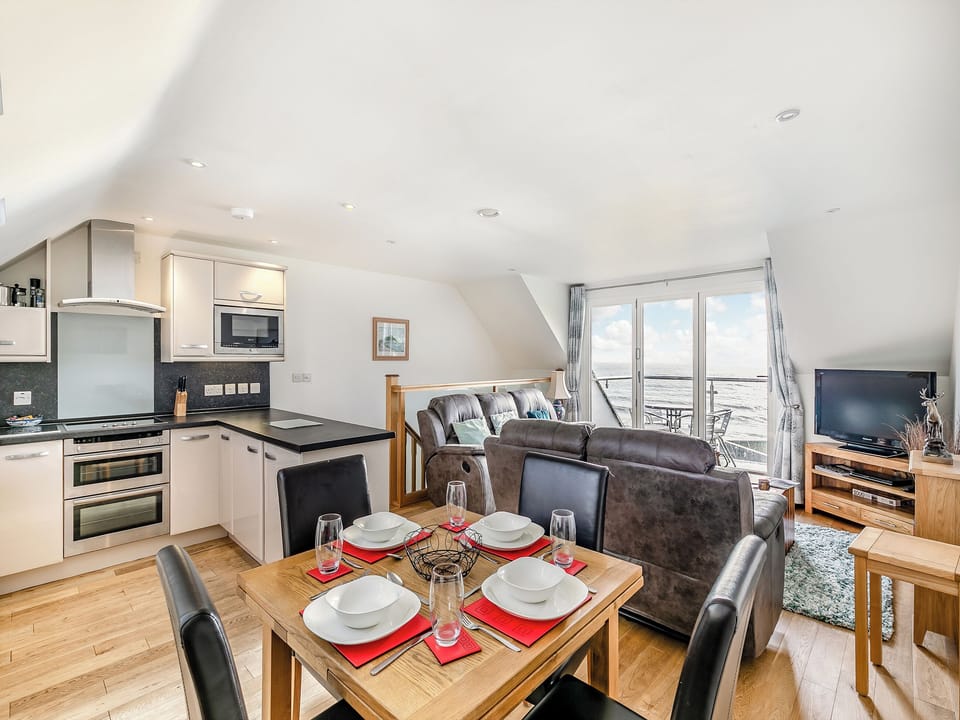 Open plan living space | 26 Mount Brioni - Mount Brioni, Seaton