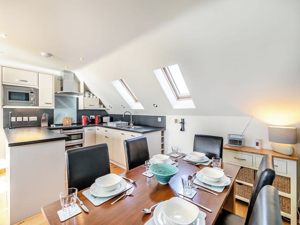 Dining Area | 27 Mount Brioni - Mount Brioni, Seaton
