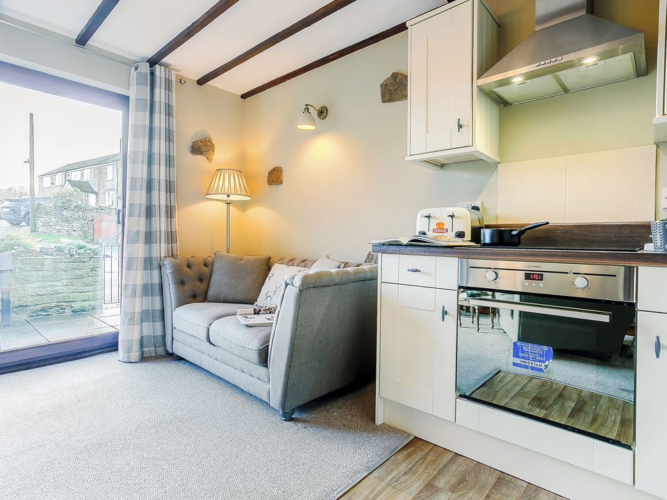 Open plan living space | Mill Farm Cottage - Kingfisher Cottage - Mill Farm Cottages, Chesterfield, Near Bakewell