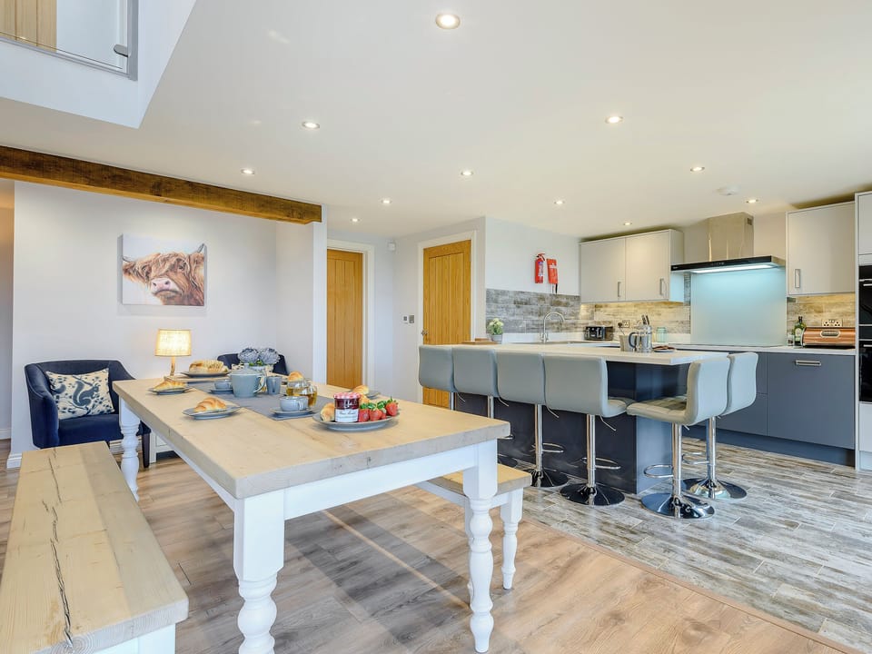 Social dining area | Fairchild&rsquo;s Barn - Fairchilds, Caldecott, near Uppingham