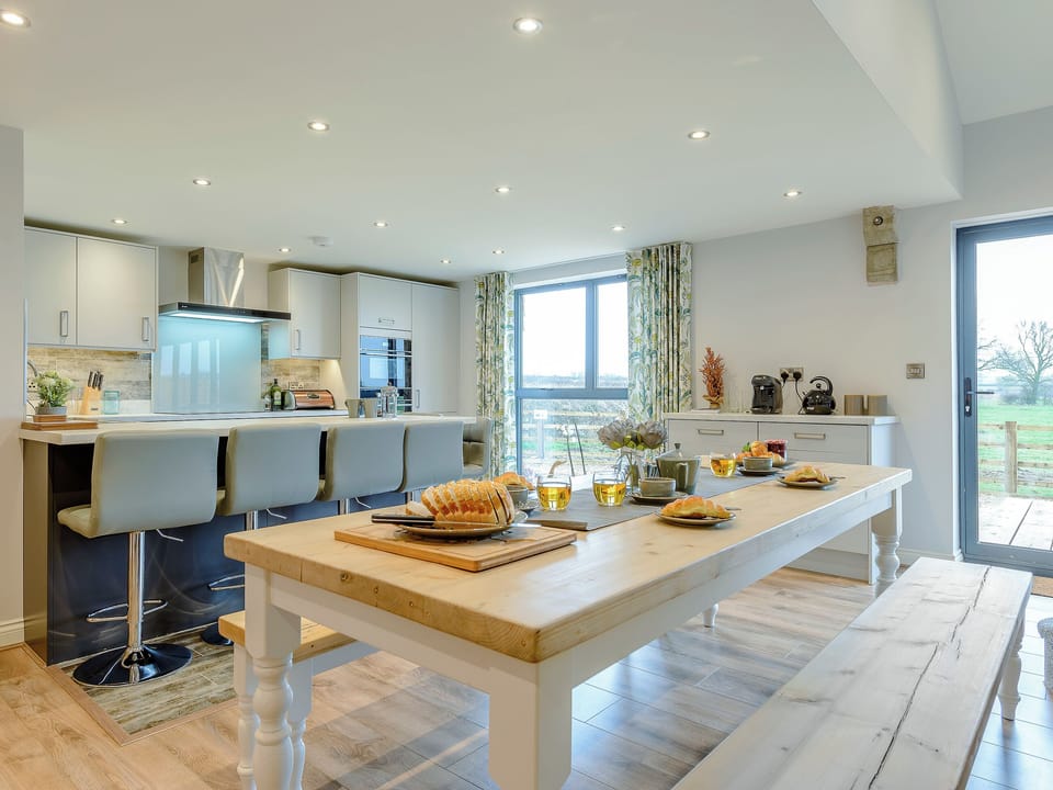 Social dining area | Fairchild&rsquo;s Barn - Fairchilds, Caldecott, near Uppingham