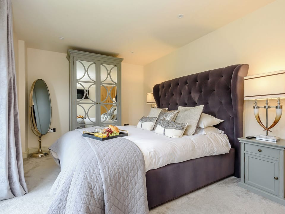 Peaceful double bedroom | Deer View Cottage - Salhouse Hall, Salhouse, near Norwich