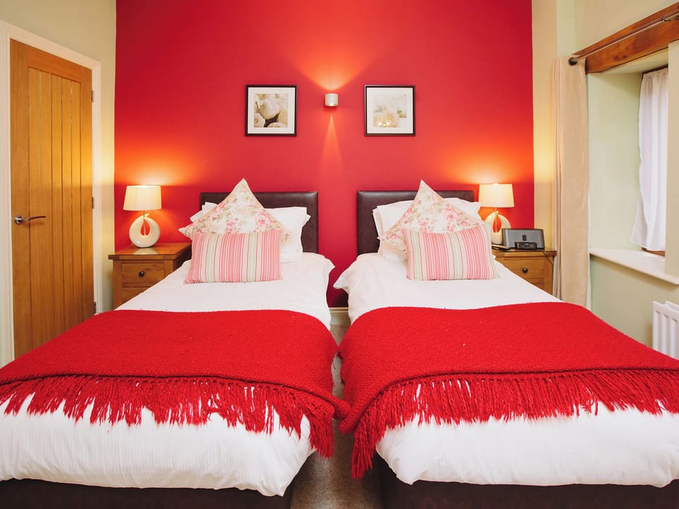 Good-sized twin bedroom | Watson Cottage, Castle Carrock, near Brampton