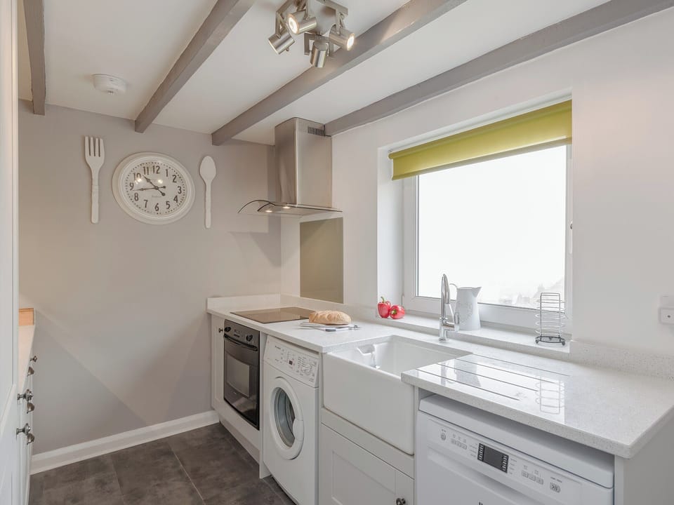 Well equipped fully fitted kitchen | The Ropery - Cyana Cottages, Whitby