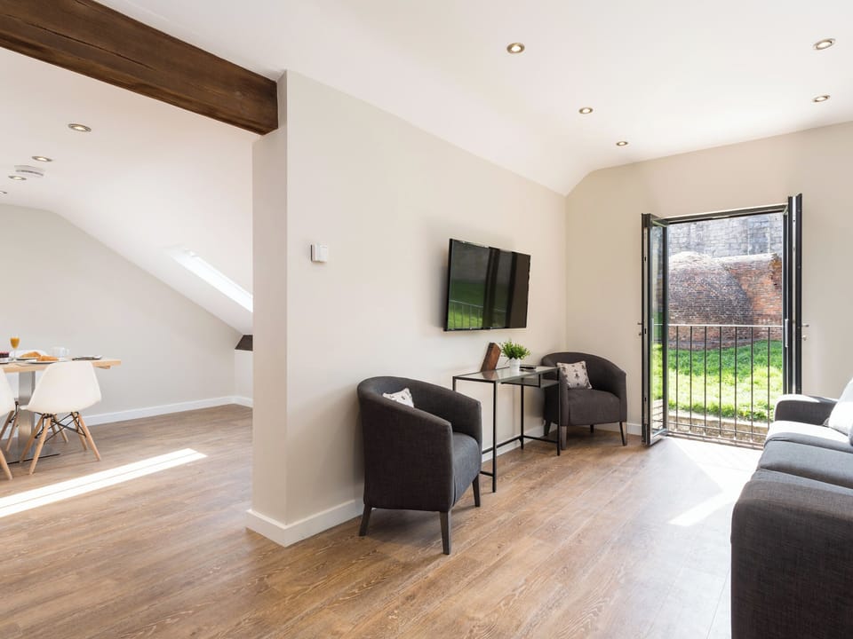 Living area | 1 Monkbar Mews - City Apartments, York
