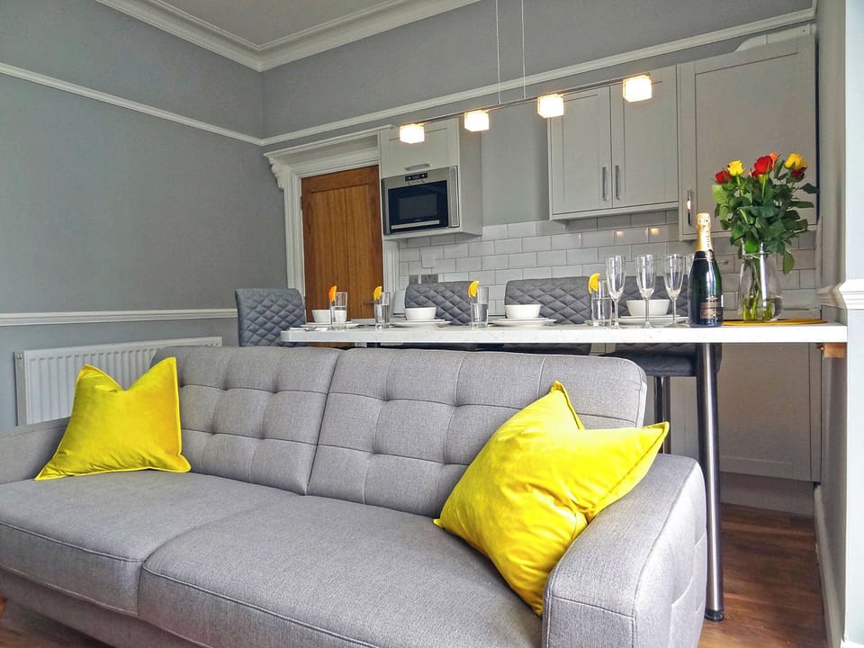 Open plan living space | Sea Coast - Seaside Llandudno, Llandudno