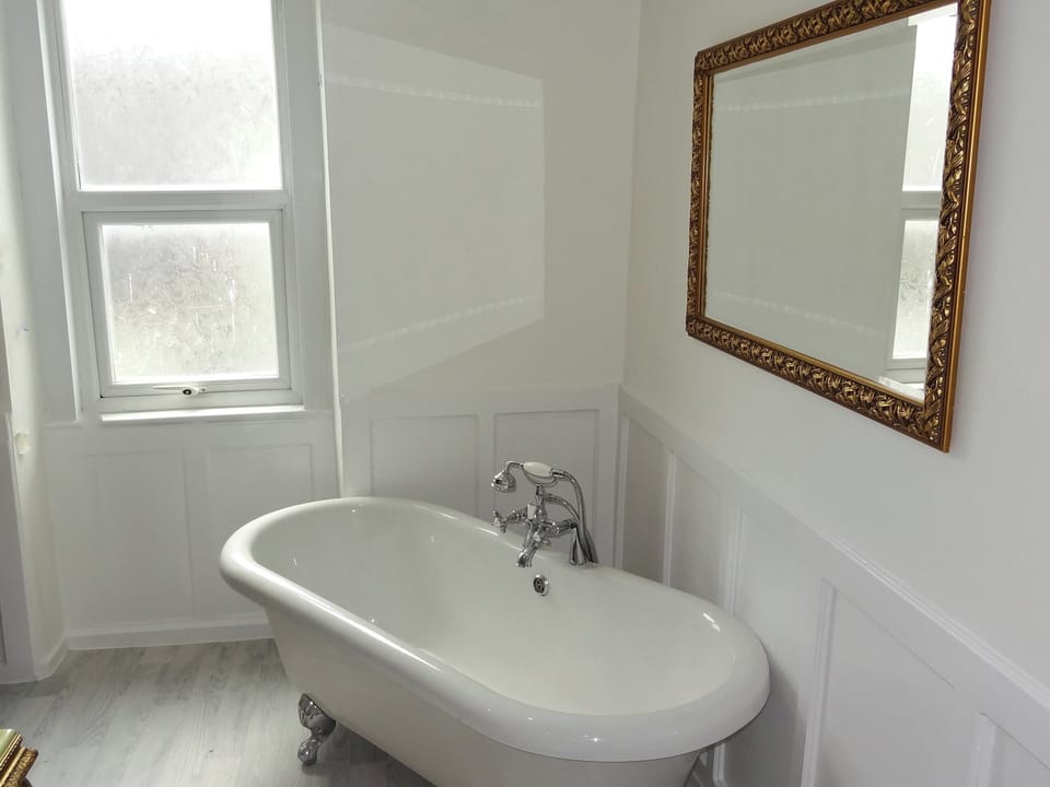 Master bedroom | Snowdon Retreat Villa, Llandudno