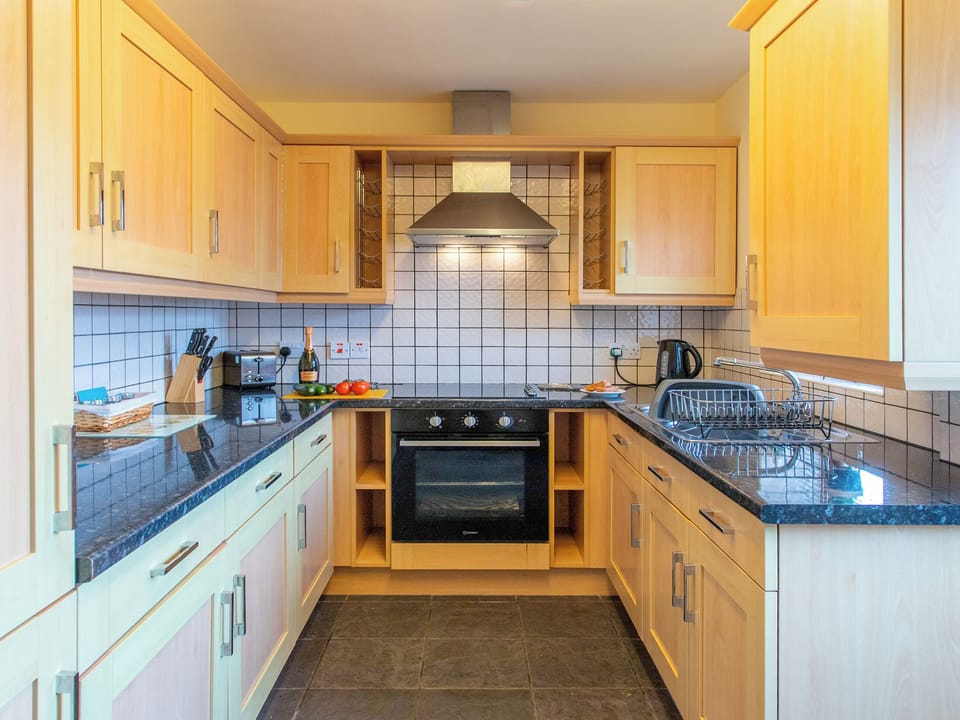 Kitchen | Ash Cottage - Graiglwyd Springs Holiday Cottages, Penmaenmawr, near Conwy