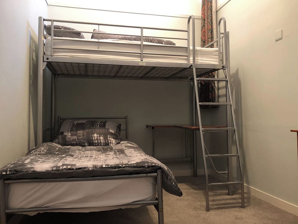 Bunk bedroom | Science - Old School Apartments, Dalavich