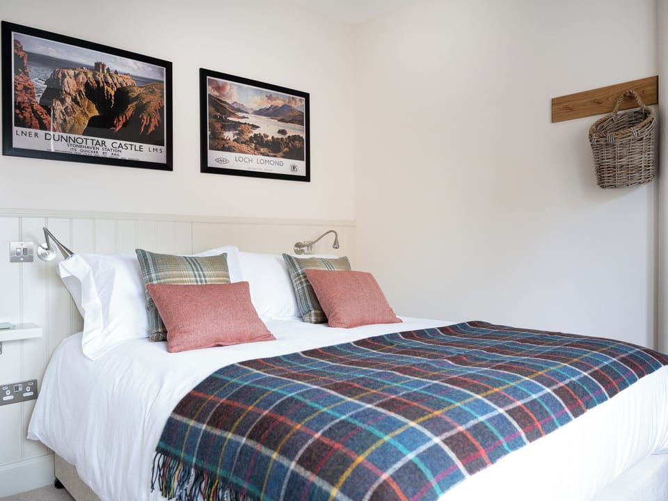 Double bedroom | Tree House - Arthouse Apartments, Inverness