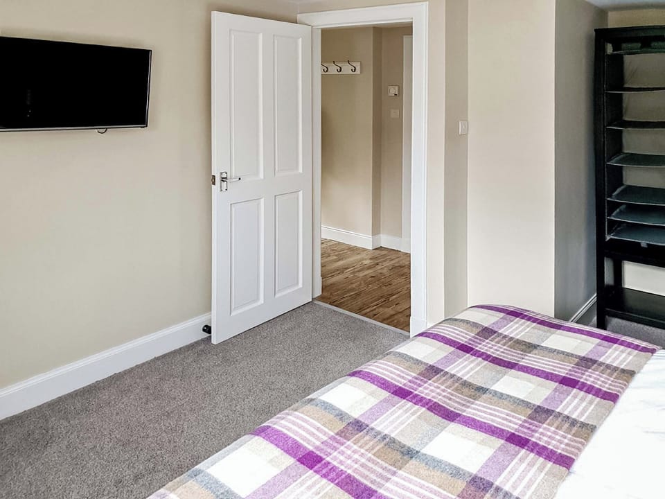 Double bedroom | Oakbank Cottage - Pitlochry Self Catering, Pitlochry